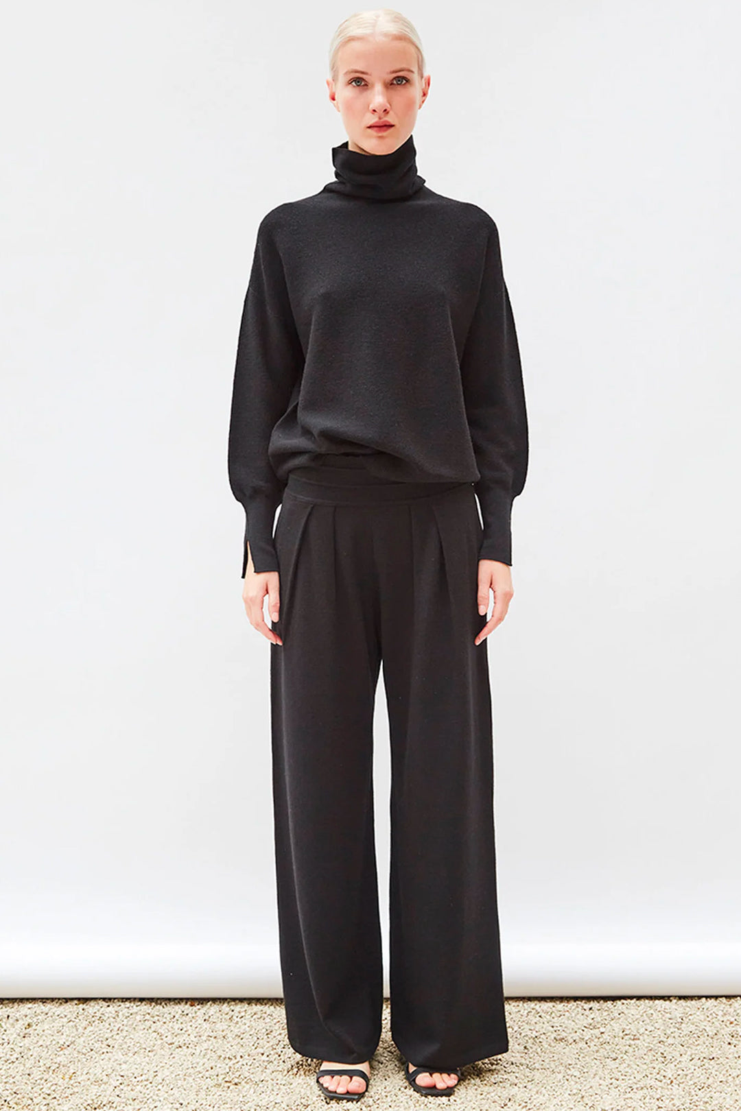 OVERSIZE HIGH COLLAR TOP