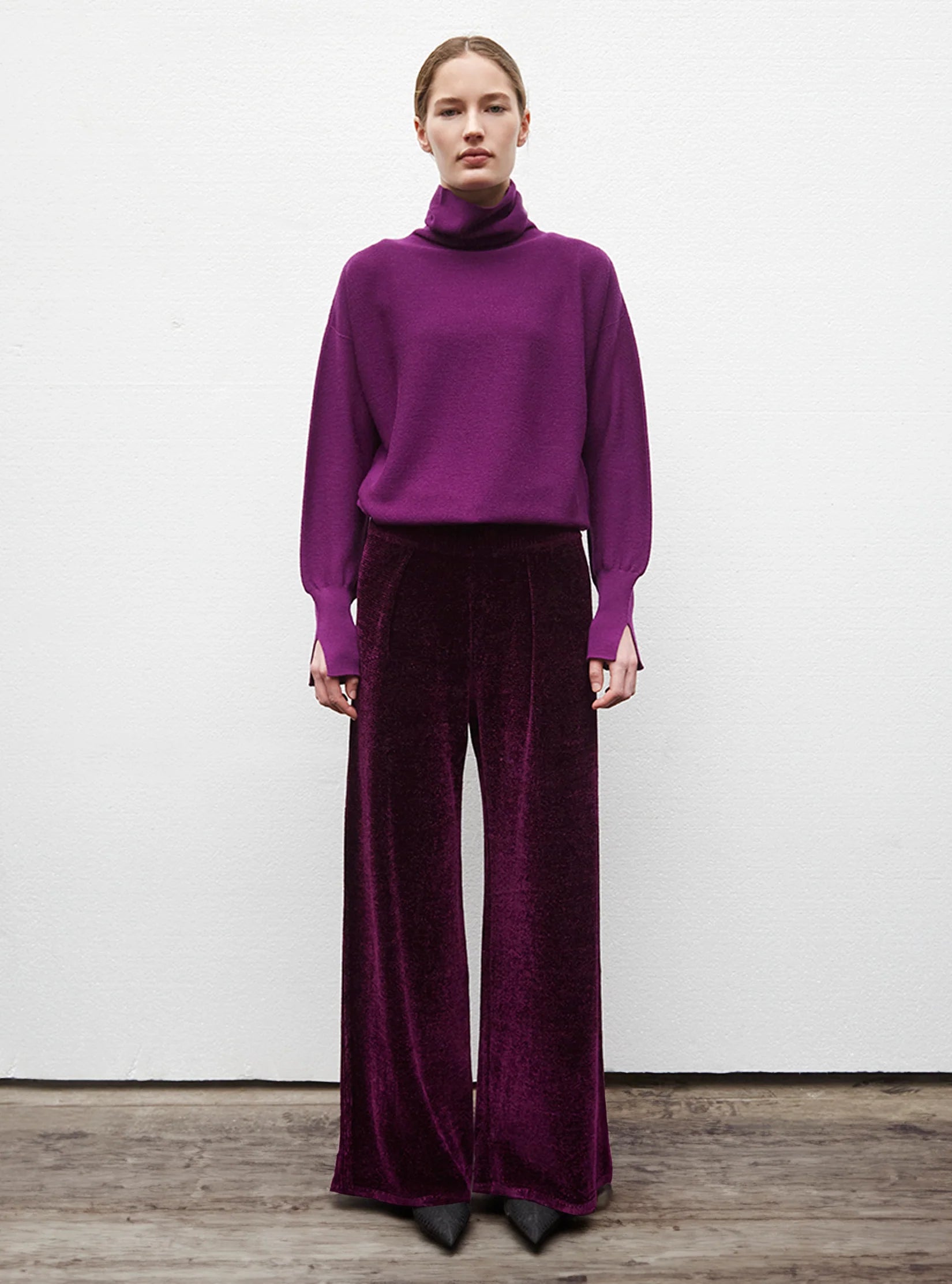 HIGH WAISTED FLUID VELVET KNIT