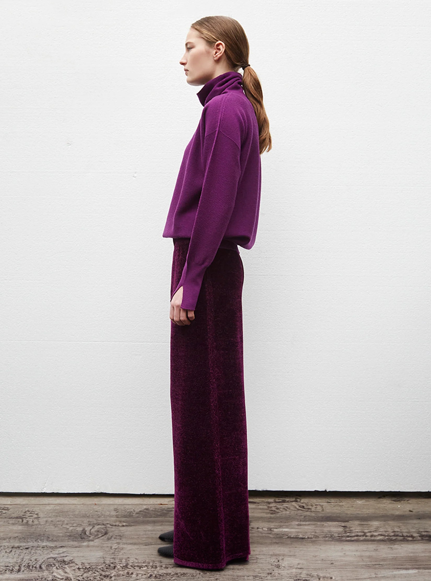 HIGH WAISTED FLUID VELVET KNIT