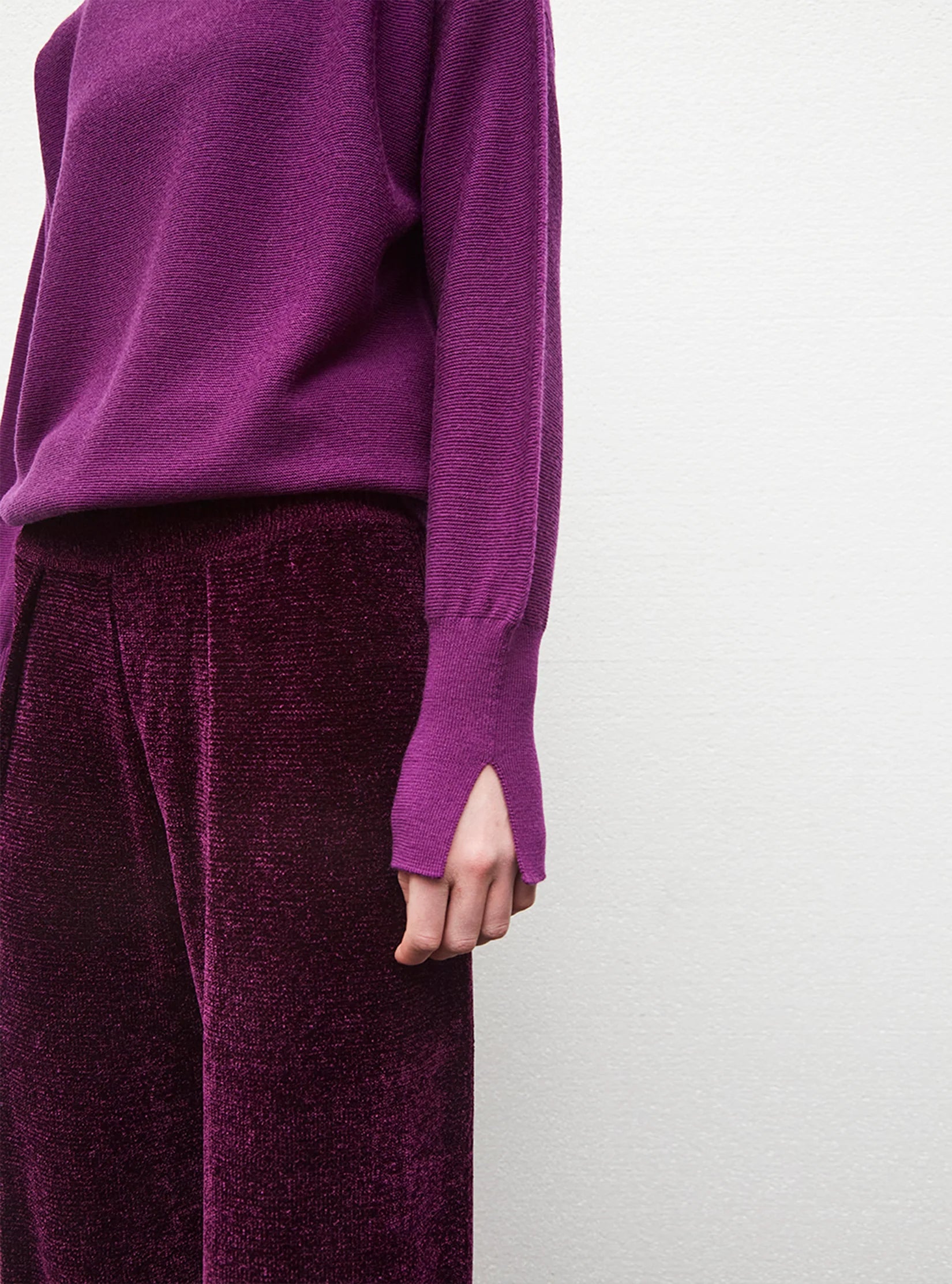 HIGH WAISTED FLUID VELVET KNIT