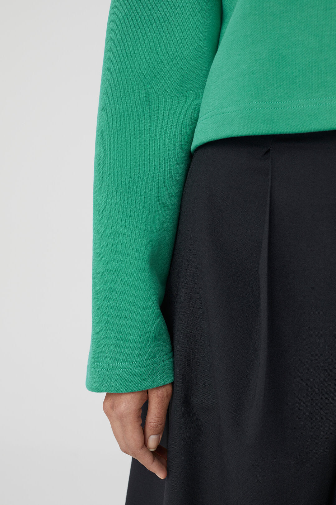 CREW NECK LONG SLEEVE