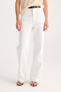 RELAXED FIT WHITE DENIM