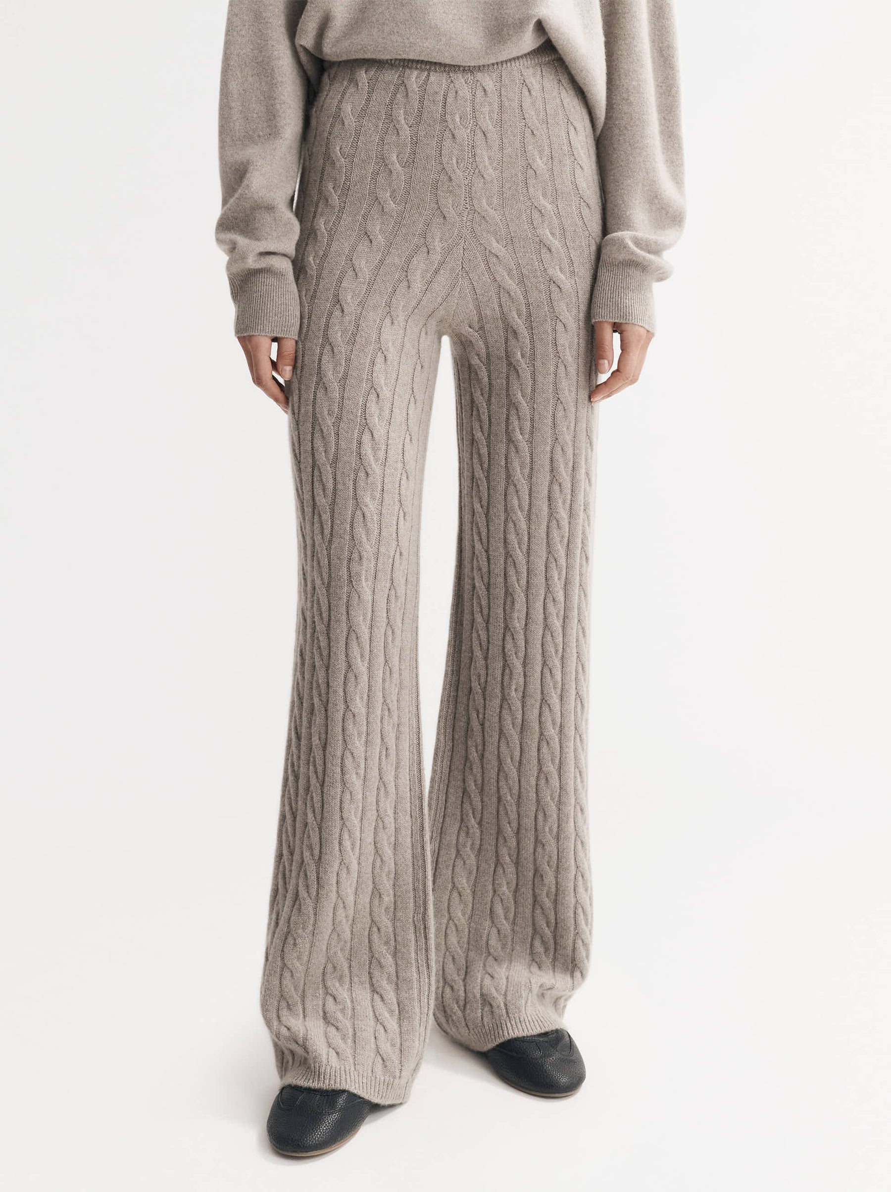 CABLE KNIT PANTS