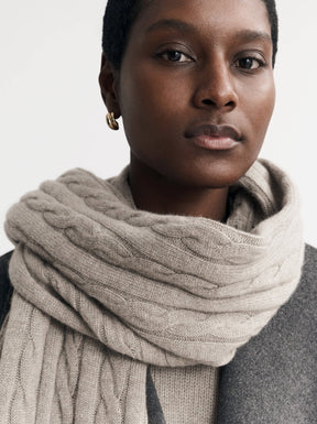 CABLE KNIT SCARF