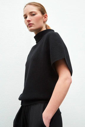 WRAP-AROUND ARMHOLE KNIT TOP