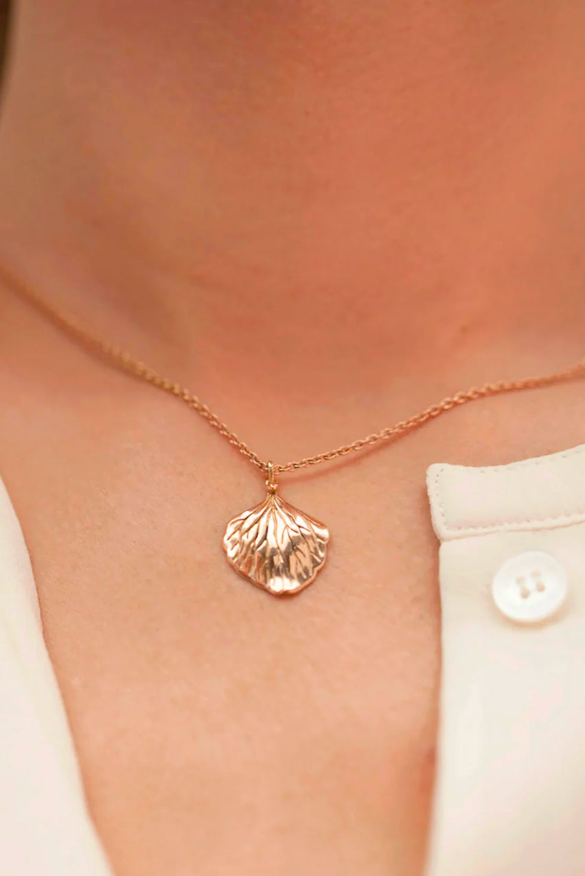 HYDRANGEA PETAL PENDANT NECKLACE