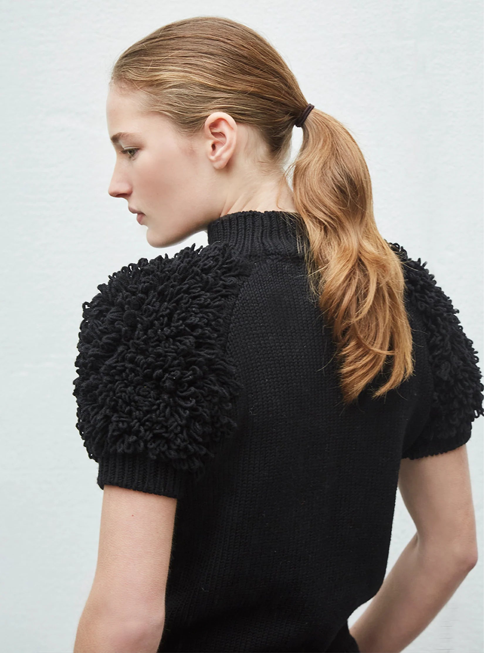 TOP WITH FUR KNIT SLEEVES