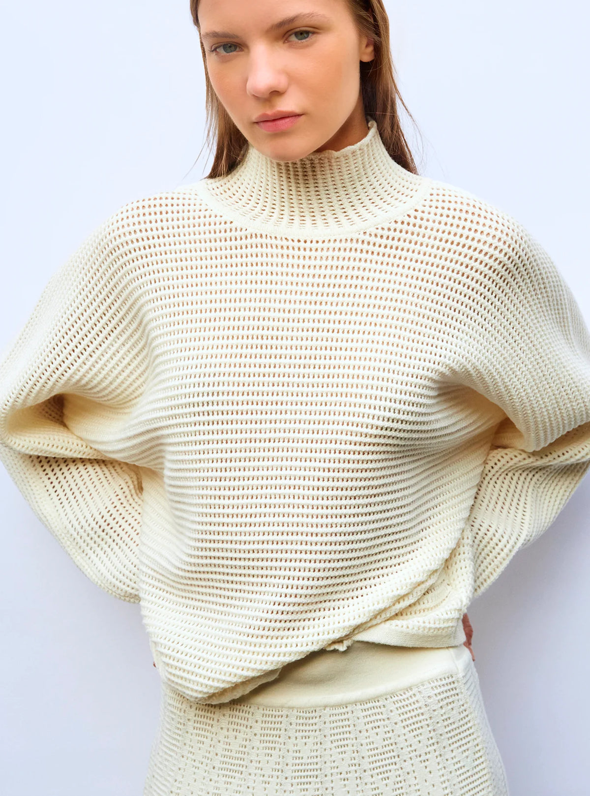 PULL AMPLE EN RESILLE DE LAINE