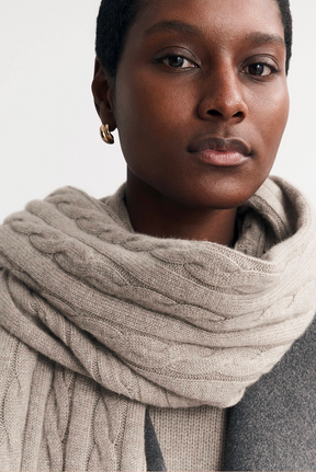 CABLE KNIT SCARF